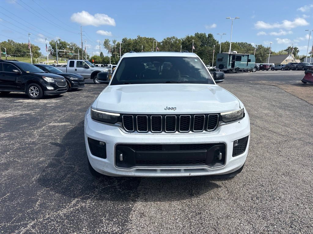 Used 2022 Jeep Grand Cherokee L Overland w/ Luxury Tech Group IV AWD/4WD image 2