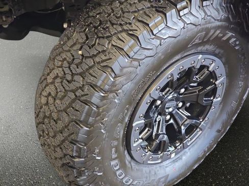 Used 2025 Ford Bronco Raptor AWD/4WD image 33