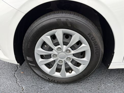 Used 2023 Kia Forte LX FWD image 9
