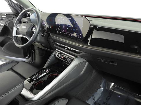 Used 2025 Audi Q5 Premium Plus w/ Premium Plus AWD/4WD image 13