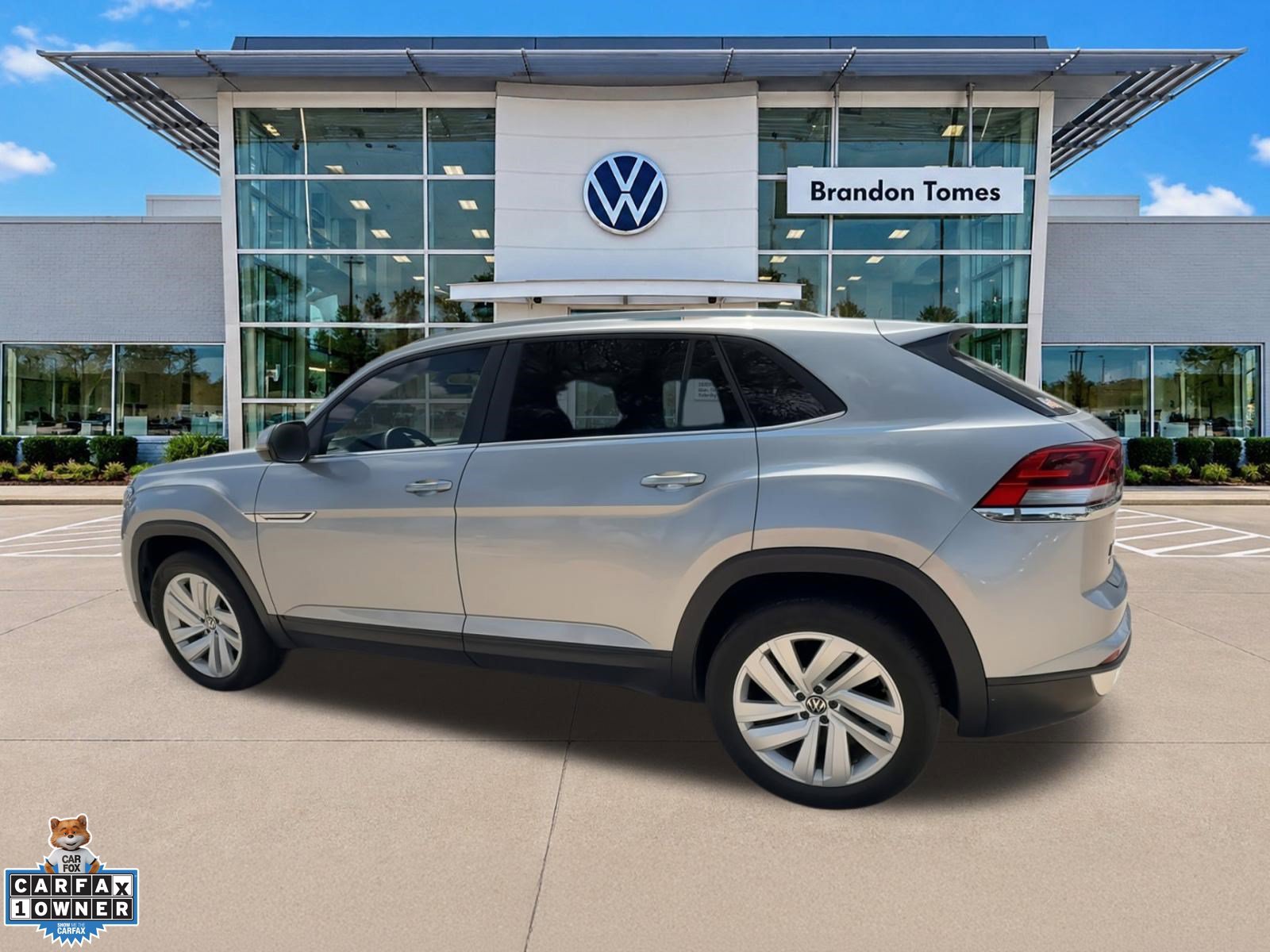 Used 2023 Volkswagen Atlas Cross Sport SE FWD image 7