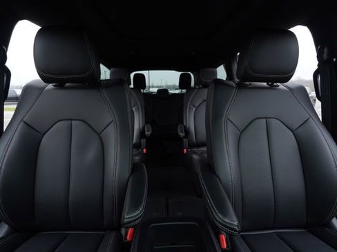 New 2026 Chrysler Pacifica Select FWD image 34