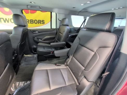 Used 2015 Chevrolet Suburban LT w/ Luxury Package AWD/4WD image 28
