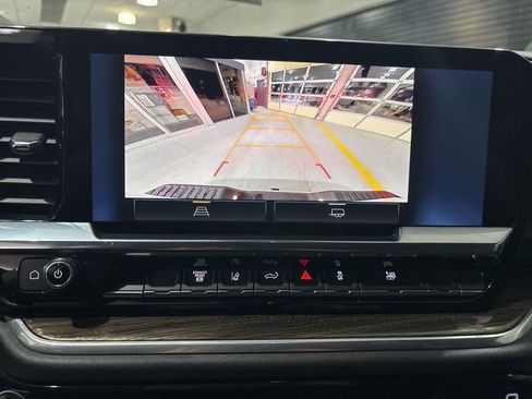 Used 2025 Chevrolet Silverado 2500 LT w/ Convenience Package image 24