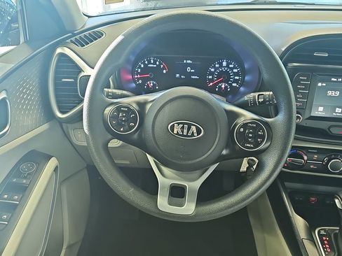 Used 2021 Kia Soul LX image 17