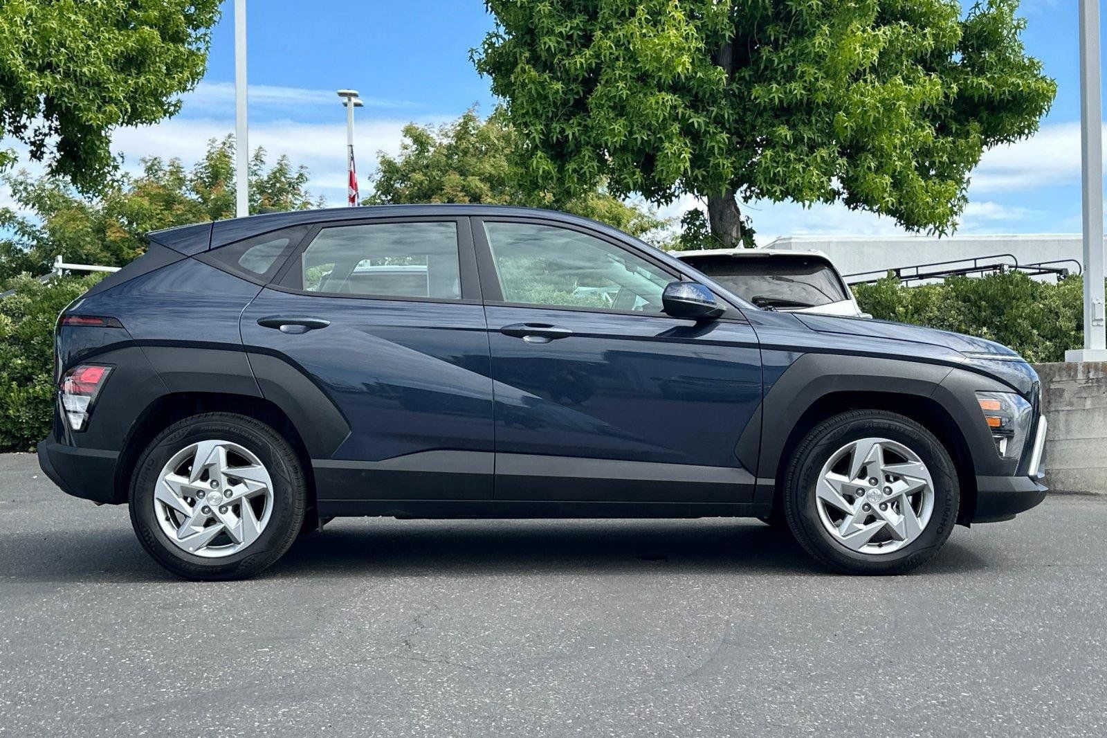 Used 2026 Hyundai Kona SE FWD image 2