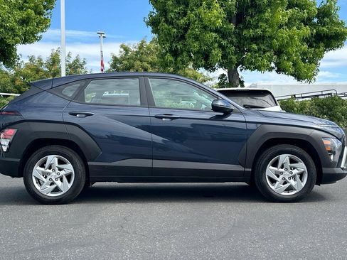 Used 2026 Hyundai Kona SE FWD image 2