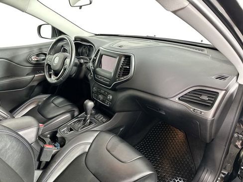 Used 2020 Jeep Cherokee Latitude Plus w/ Cold Weather Group image 29