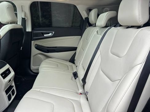 Used 2020 Ford Edge Titanium w/ Equipment Group 301A AWD/4WD image 21