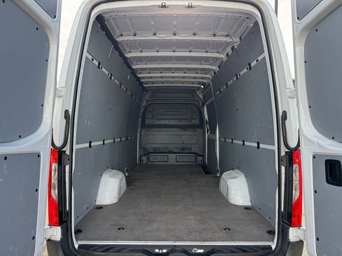 Used 2020 Mercedes-Benz Sprinter 2500 image 17