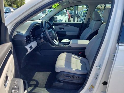 Certified 2025 Honda Pilot Touring image 16