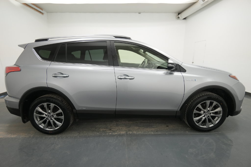 Used 2018 Toyota RAV4 Limited AWD/4WD image 10