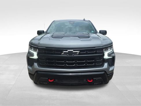 Used 2025 Chevrolet Silverado 1500 LT Trail Boss w/ Convenience Package II AWD/4WD image 2
