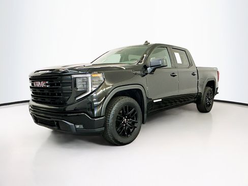 Used 2023 GMC Sierra 1500 Elevation AWD/4WD image 3