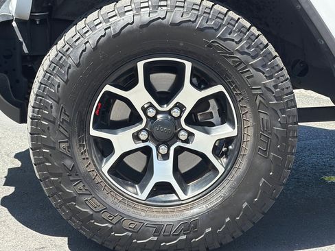 Used 2020 Jeep Wrangler Unlimited Rubicon AWD/4WD image 37