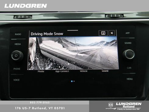 Used 2022 Volkswagen Tiguan SE R-Line image 23