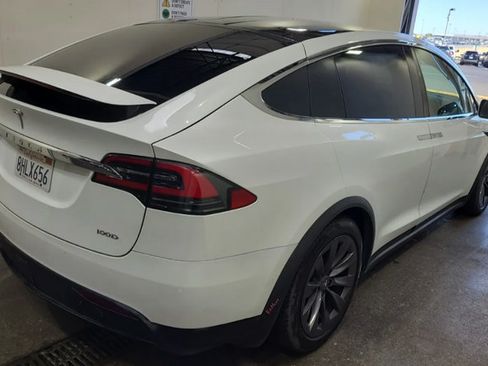 Used 2018 Tesla Model X 100D AWD/4WD image 2
