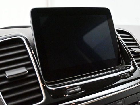 Used 2017 Mercedes-Benz GLE 350 4MATIC image 4