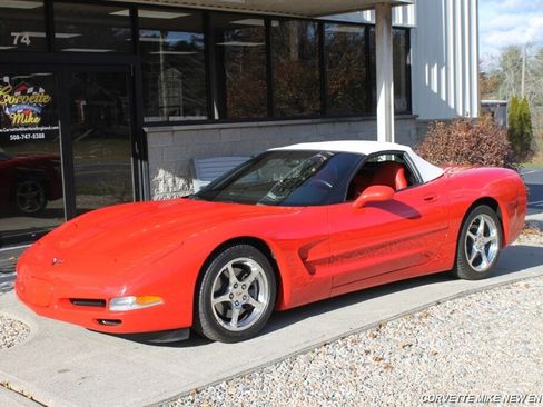 Used 2004 Chevrolet Corvette Convertible w/ Preferred Equipment Group image 3