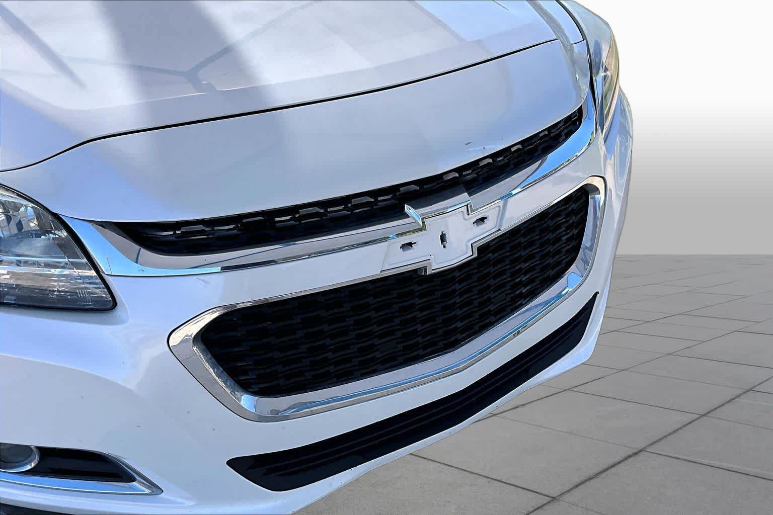 Used 2015 Chevrolet Malibu LT w/ Leather Package FWD image 29