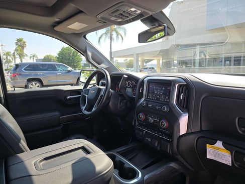 Used 2022 Chevrolet Silverado 1500 LTZ w/ LTZ Premium Package AWD/4WD image 11