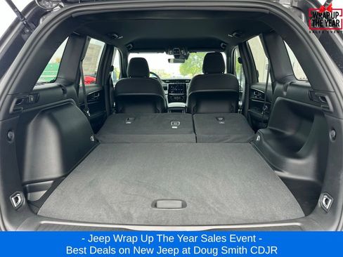 New 2025 Jeep Grand Cherokee Laredo w/ Trailer Tow Package image 28