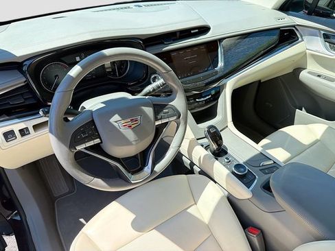 Used 2021 Cadillac XT6 Premium Luxury AWD/4WD image 9