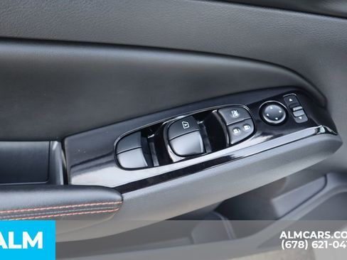Used 2025 Nissan Altima 2.5 SR FWD image 16