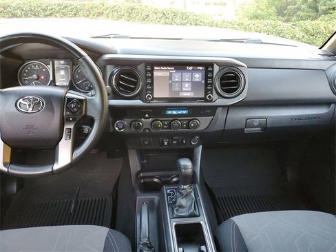 Used 2021 Toyota Tacoma TRD Off-Road image 10