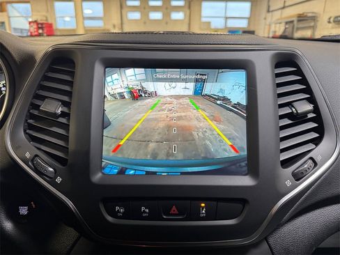 Used 2023 Jeep Cherokee Altitude Lux w/ Lux Elite Package image 18