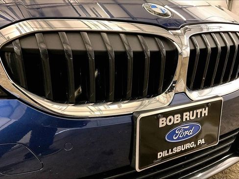 Used 2019 BMW 330i xDrive Sedan w/ Driving Assistance Package image 29