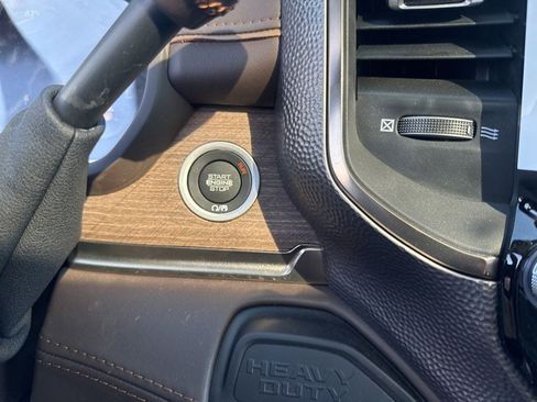 New 2026 RAM 2500 Limited AWD/4WD image 16