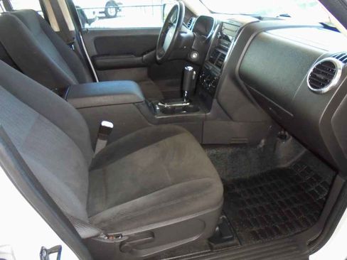 Used 2010 Ford Explorer Sport Trac XLT RWD image 8