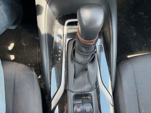 Used 2021 Toyota Corolla LE FWD image 12