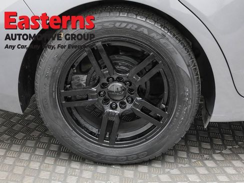 Used 2017 Hyundai Elantra SE w/ Cargo Package image 27