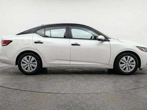 Used 2025 Nissan Sentra S FWD image 11
