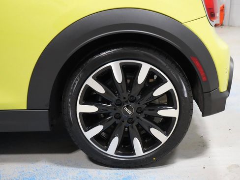 Certified 2024 MINI Cooper S FWD image 33