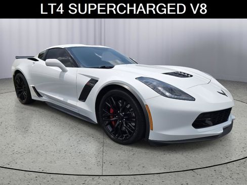 Used 2019 Chevrolet Corvette Z06 RWD image 2