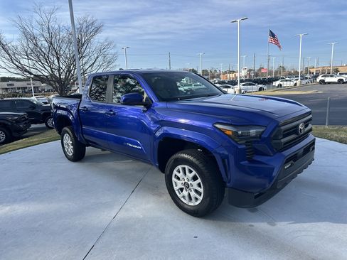 Certified 2024 Toyota Tacoma SR5 image 2