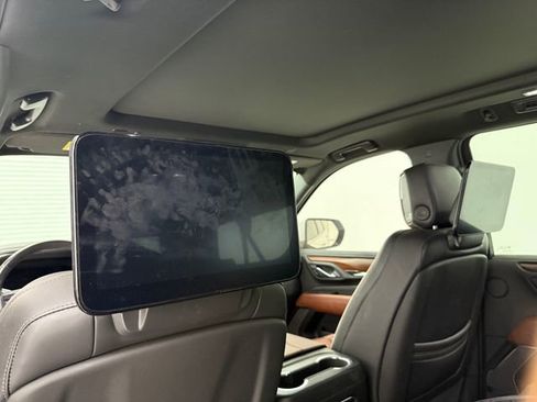 Used 2023 GMC Yukon XL Denali Ultimate image 13