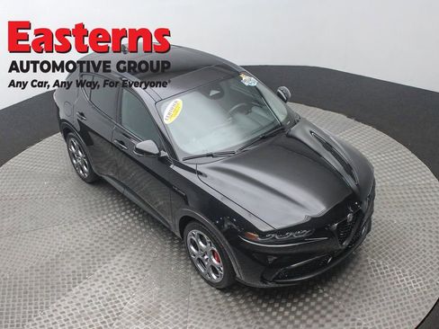 Used 2024 Alfa Romeo Tonale Veloce AWD/4WD image 3