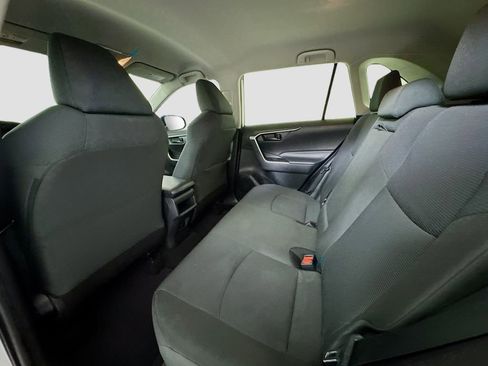 Used 2020 Toyota RAV4 LE image 17