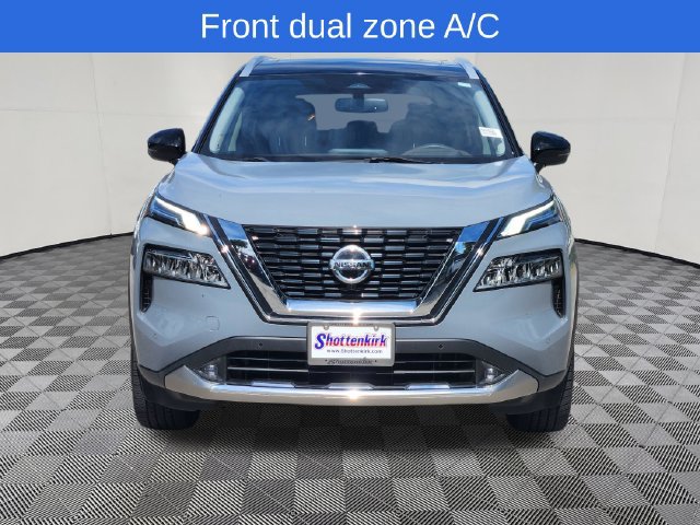 Used 2021 Nissan Rogue Platinum FWD image 2
