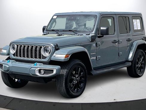 Used 2024 Jeep Wrangler Unlimited Sahara AWD/4WD image 4