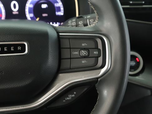 Used 2022 Jeep Wagoneer Series I AWD/4WD image 12