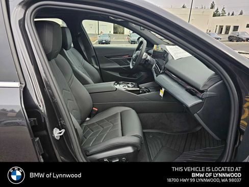 New 2026 BMW i5 eDrive40 AWD/4WD image 11