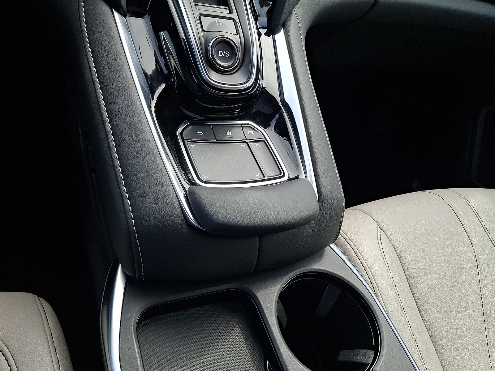 Certified 2025 Acura RDX SH-AWD image 25