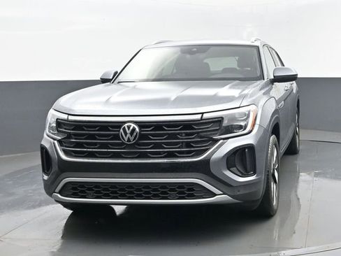Used 2025 Volkswagen Atlas Cross Sport SE image 23