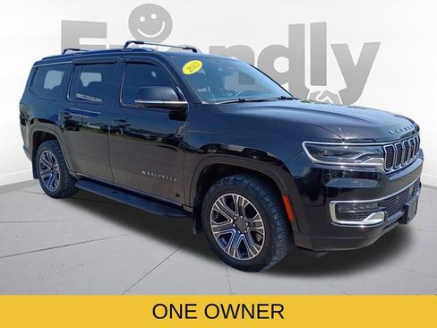 Used 2023 Jeep Wagoneer 4WD w/ Premium Group I image 3
