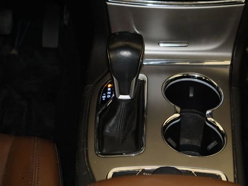 Used 2021 Jeep Grand Cherokee Overland image 13